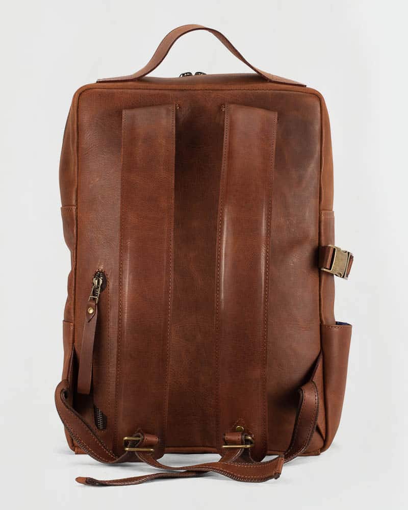 Mochila en cuero café