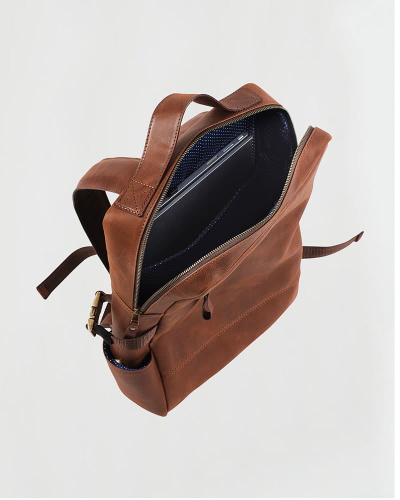 Mochila en cuero café