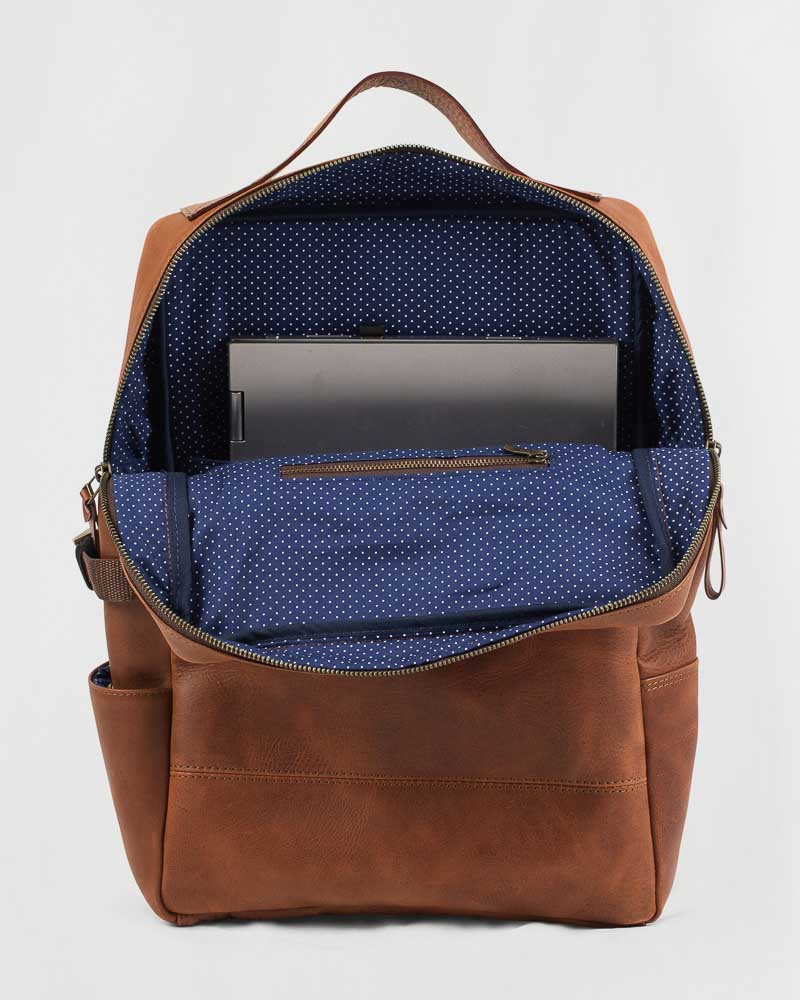 Mochila en cuero café